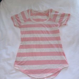 size S lululemon women’s t shirt